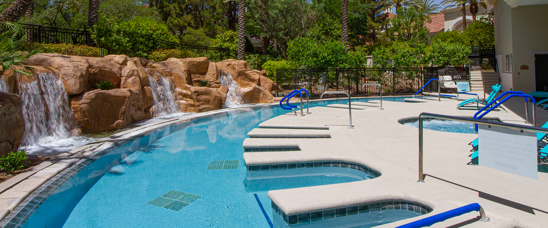 spa-aquae-las-vegas-outdoor-pool